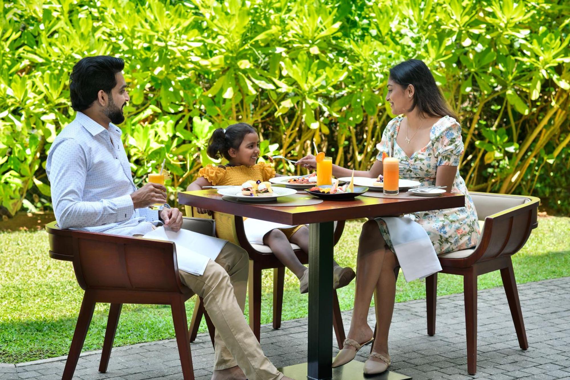 Sheraton Kosgoda Turtle Beach Resort Bagian luar foto